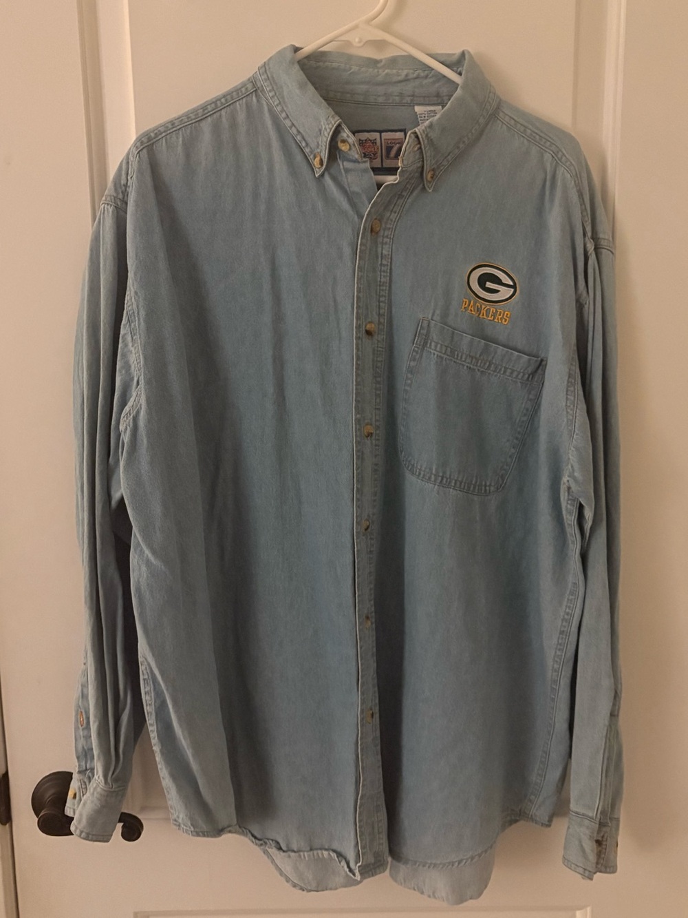 LOGO 7 Green Bay Packers Light Blue Denim Button-Down Shirt with Team Patch